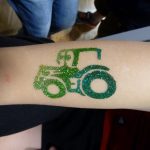 Traktor glitzert beim Event