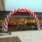 Riesenballonbogen im Einkaufscenter